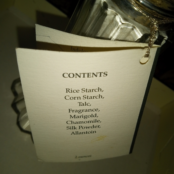 Royal Silk Dusting Powder - Picture 4 of 5